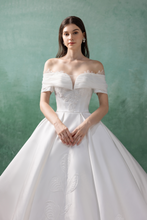 Load image into Gallery viewer, O_TITANIA - White
