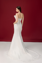 Load image into Gallery viewer, Q_BLOSSOM - White

