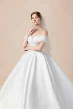 Load image into Gallery viewer, S_TITANIA - White
