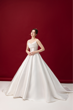 Load image into Gallery viewer, M_ PEONY - White
