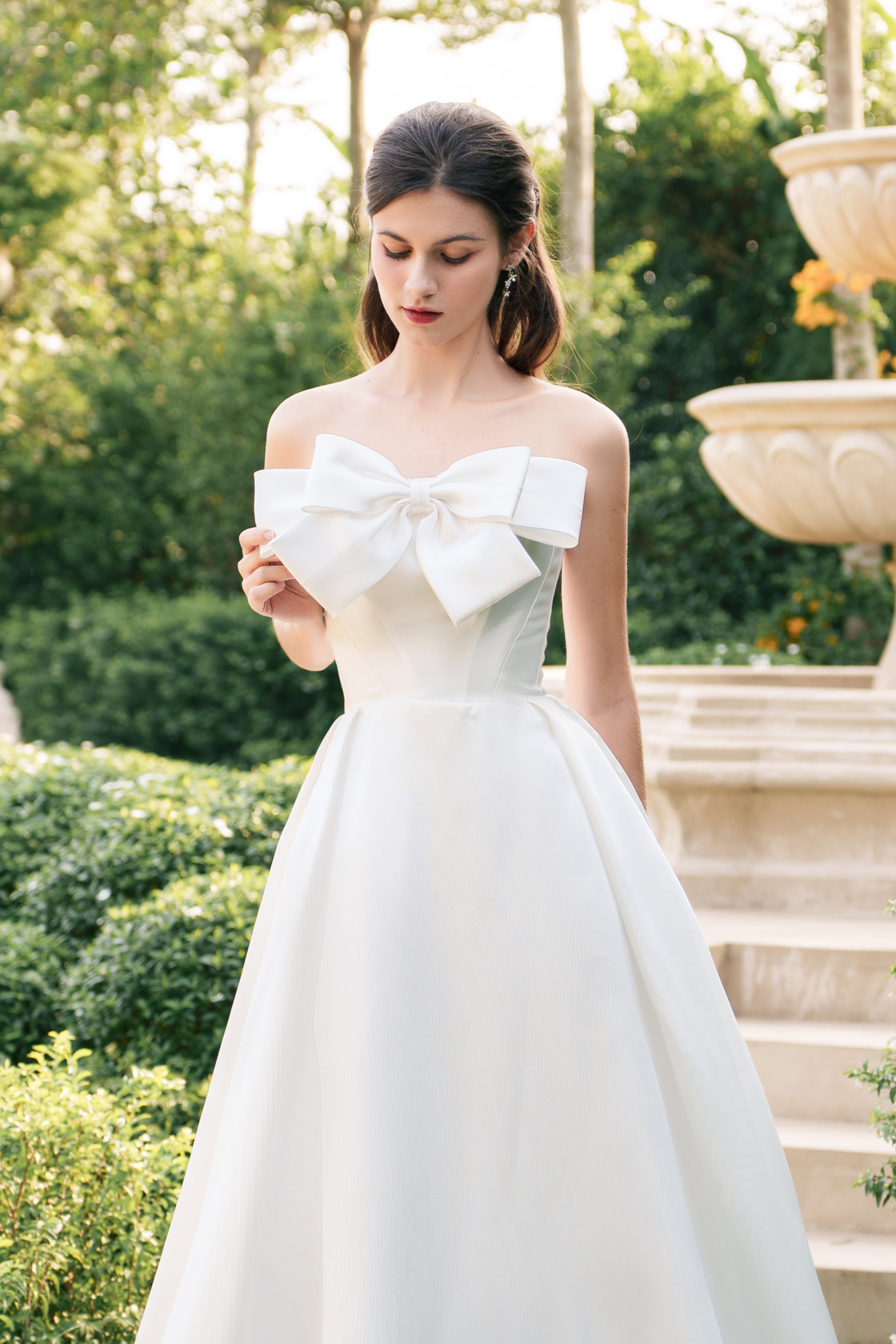 V_CLARA - White