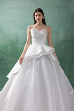Load image into Gallery viewer, O_LOVE - White
