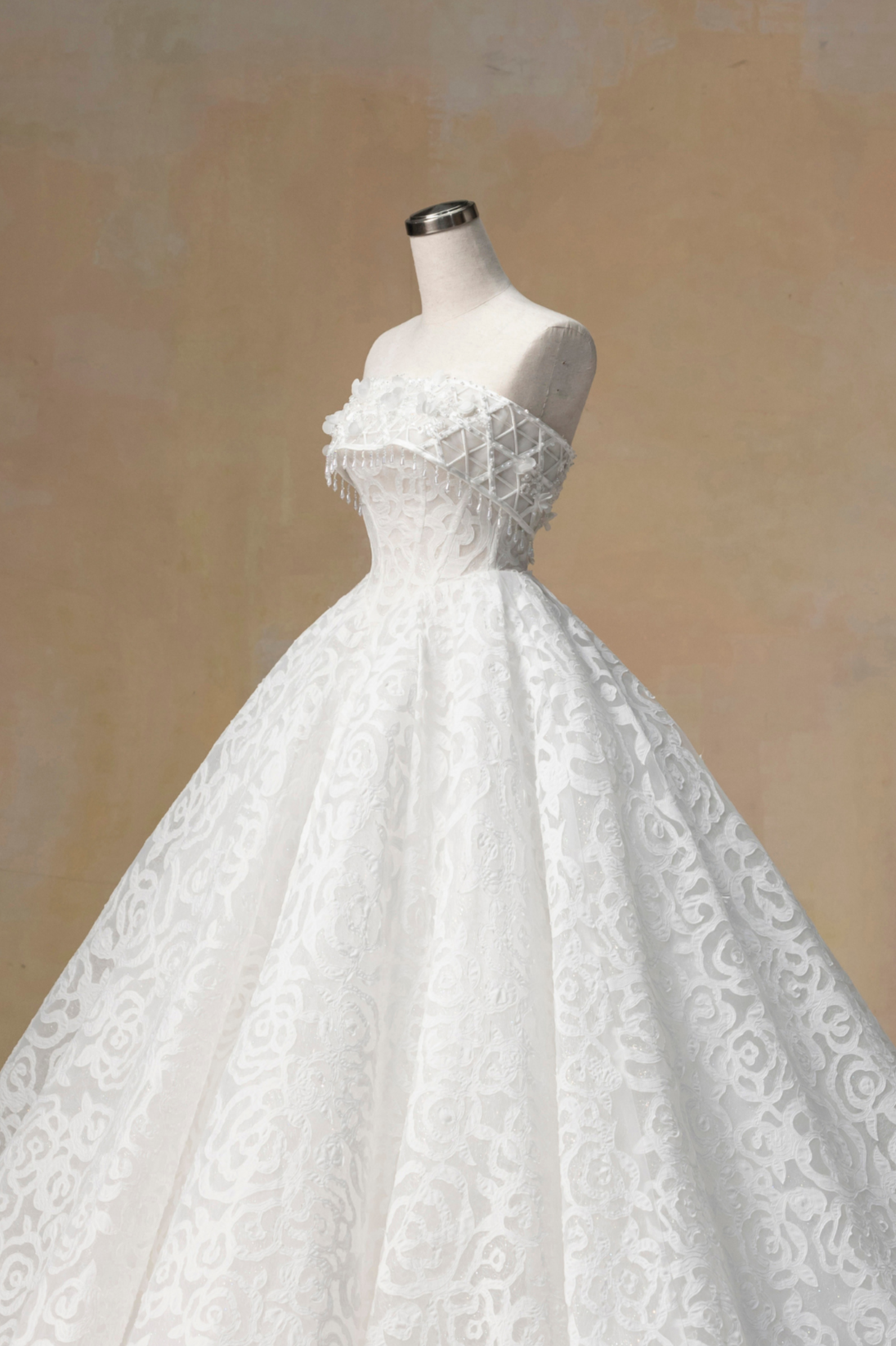 W_FIONA - White