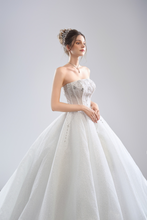 Load image into Gallery viewer, U_TIFFANY - White
