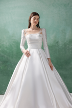 Load image into Gallery viewer, O_ALICE - White
