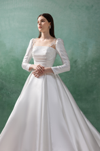 Load image into Gallery viewer, O_ALICE - White

