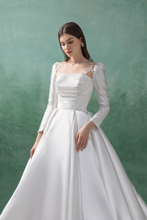 Load image into Gallery viewer, O_ALICE - White
