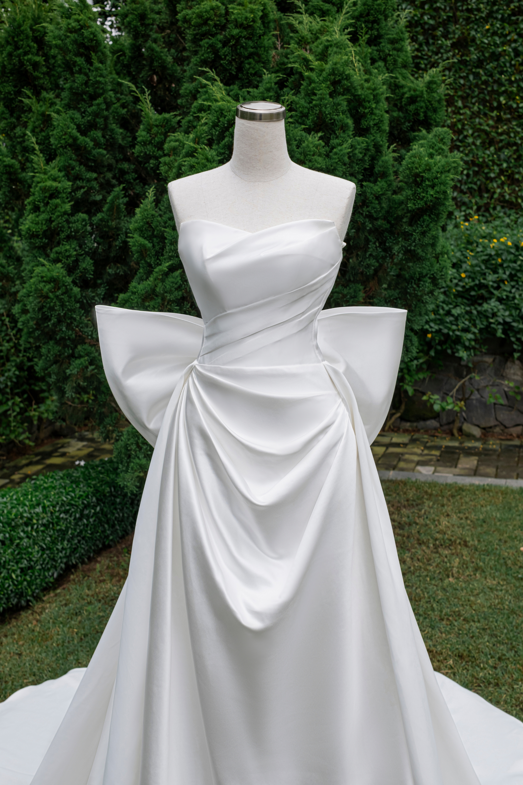 T_JOLY - White