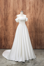 Load image into Gallery viewer, X_ESTHER - White

