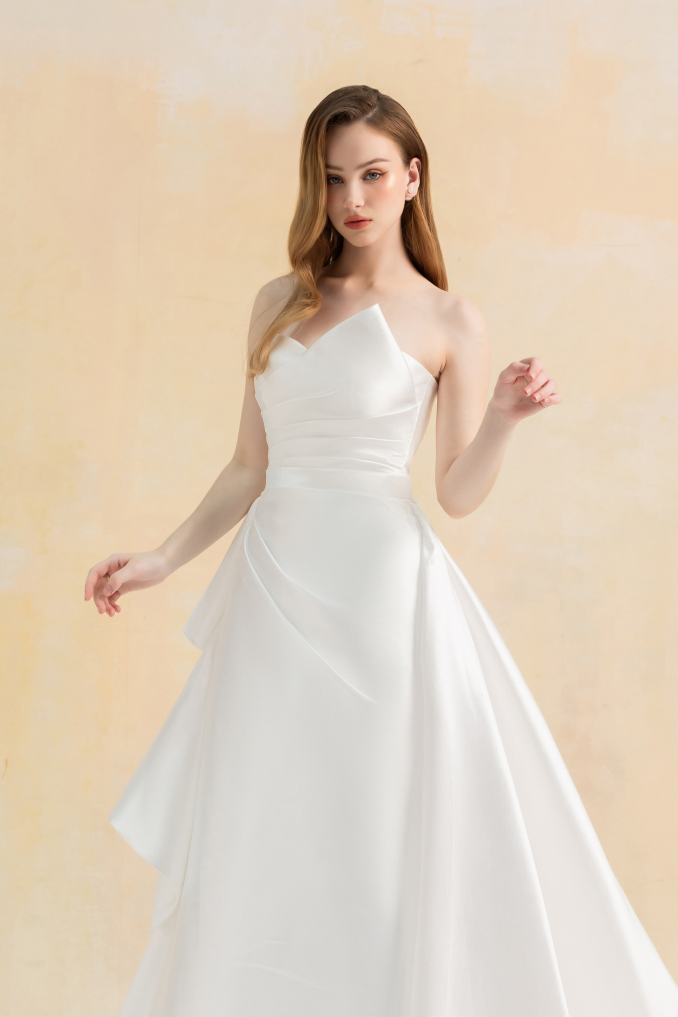 L_LISA - White