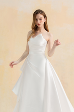 Load image into Gallery viewer, L_LISA - White
