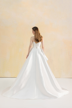 Load image into Gallery viewer, L_LISA - White

