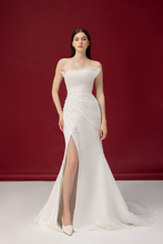 Load image into Gallery viewer, Q_BLOSSOM - White
