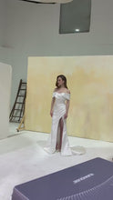Load and play video in Gallery viewer, L_SANDY - White
